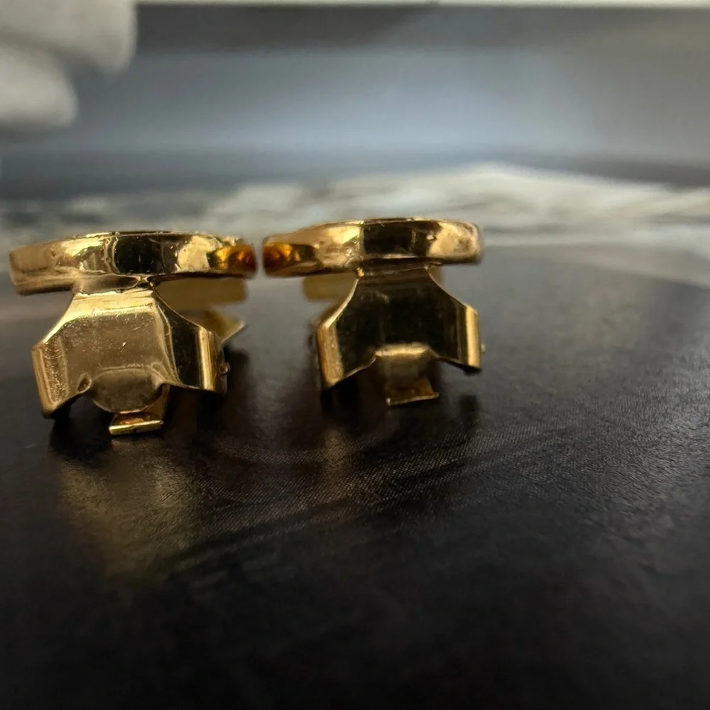 18K gold plated Christian Dior vintage clip on earrings